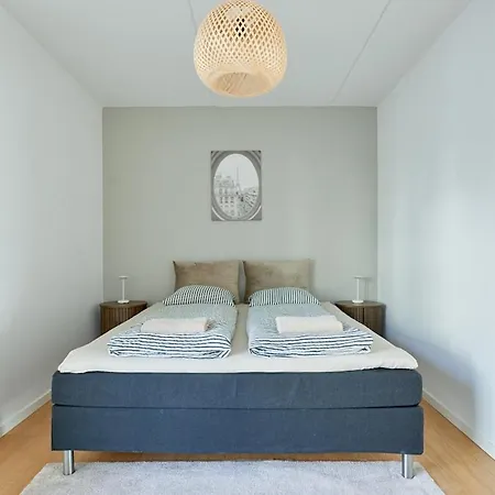 Unique 4-bedroom With Panoramic Sea View *