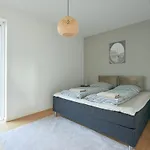 דירה Unique 4-bedroom With Panoramic Sea View *