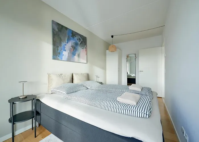 Unique 4-bedroom With Panoramic Sea View *