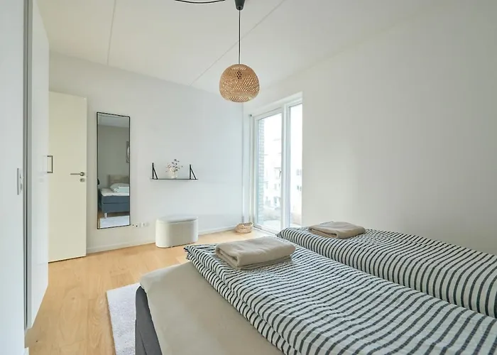 Unique 4-bedroom With Panoramic Sea View Lejlighed